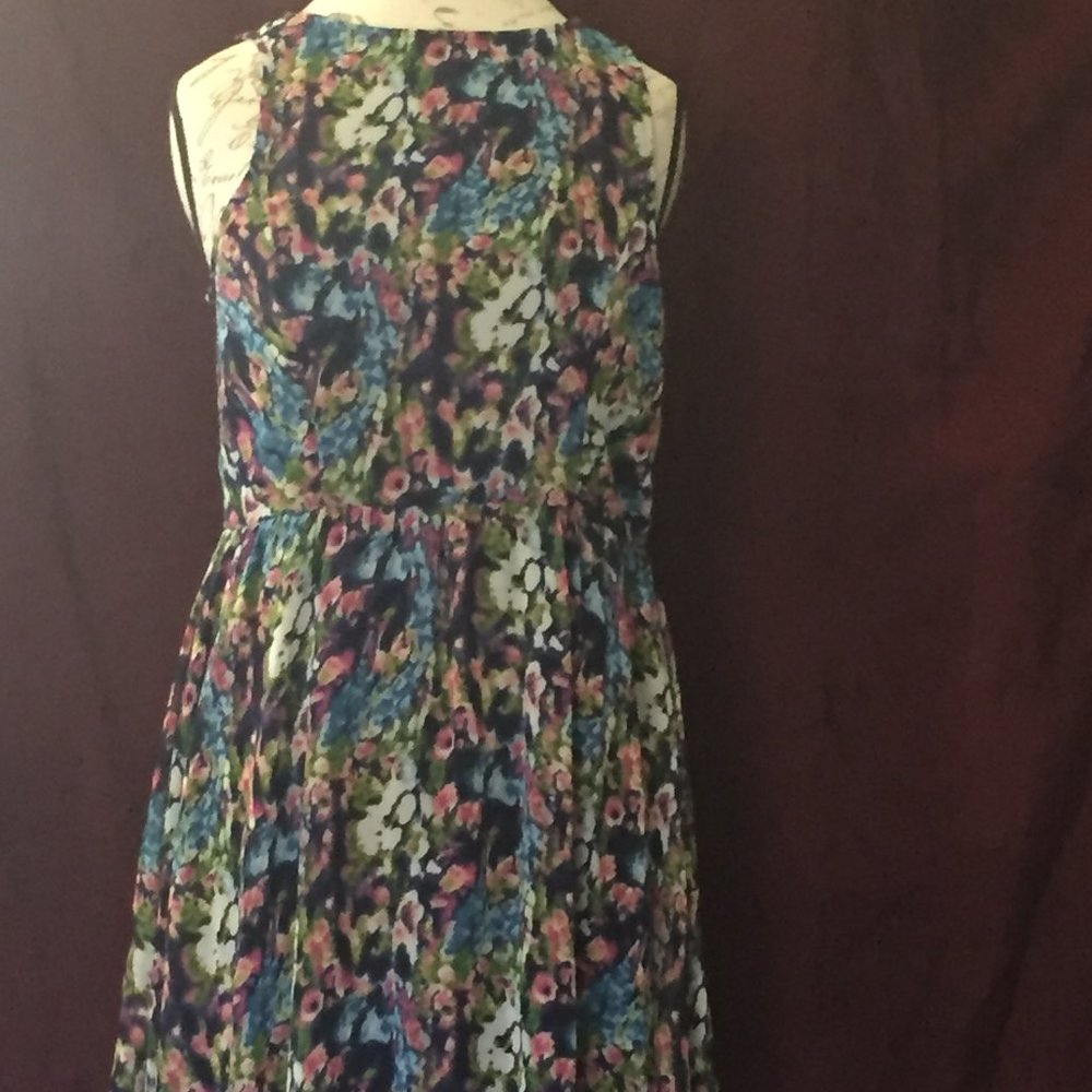 #139 Lush sleeveless floral dress